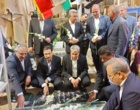 گلباران مزار شهدا توسط معاون وزیر و همراهان