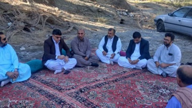 دوره آموزشی تغذیه نخلستان در روستای دادکان ایرندگان