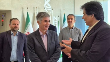 پایش میدانی ظرفیت‌های اکوسیستم واکسن کشور با بازدید نماینده ویژه رئیس‌جمهور از بنیاد برکت و بیوسان فارمد