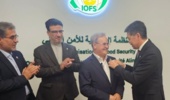 اهدای نشان سازمان اسلامی امنیت غذایی به رئیس سازمان تات